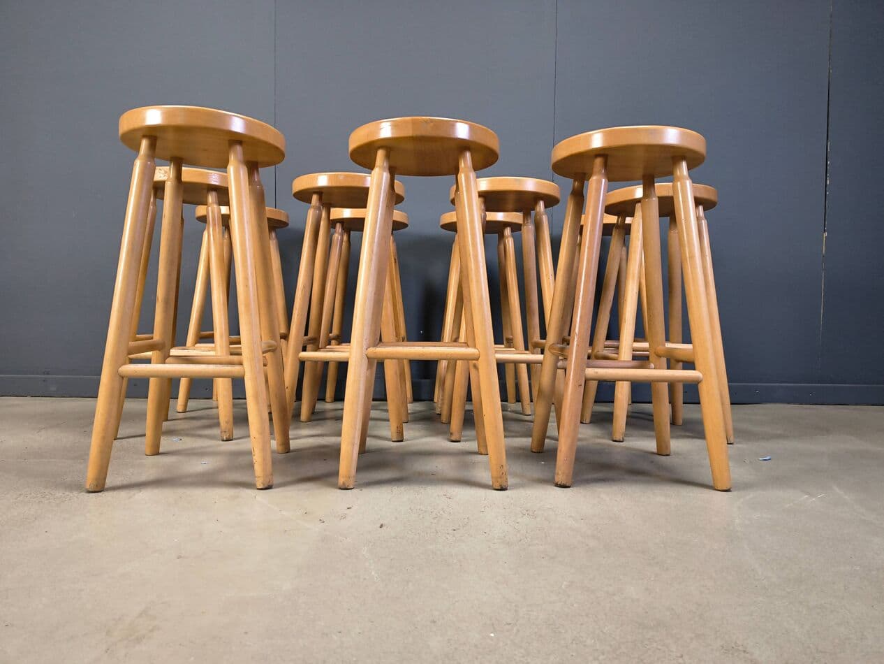 Zestaw jedenastu stołków barowych alpejskich, drewno brązowy, Niemcy, lata 70. - 274568