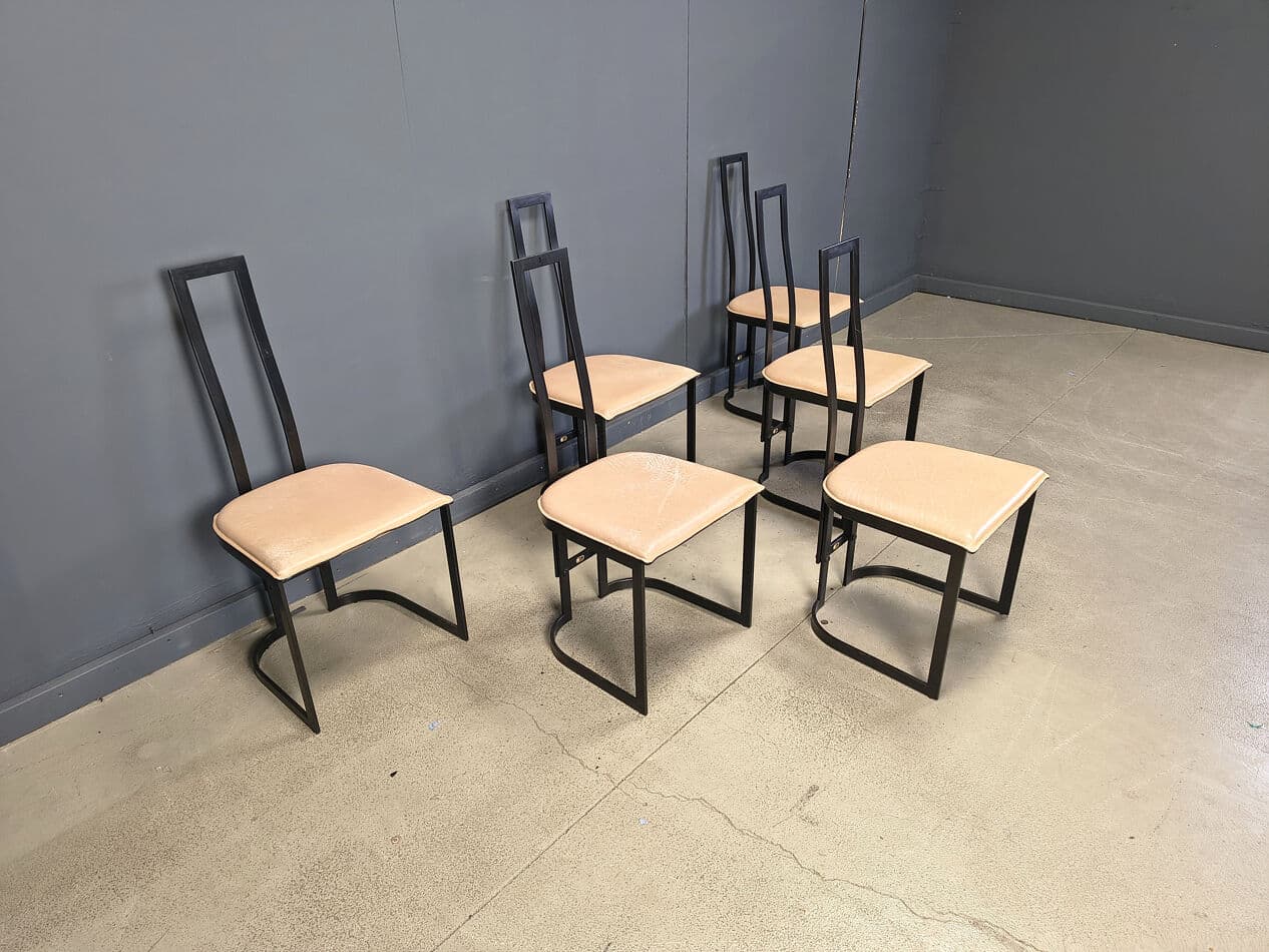 Zestaw sześciu krzeseł jadalnianych, skóra beżowa, metal czarny, proj. G. Rinaldi, Thema, Włochy, lata 80. - 274558
