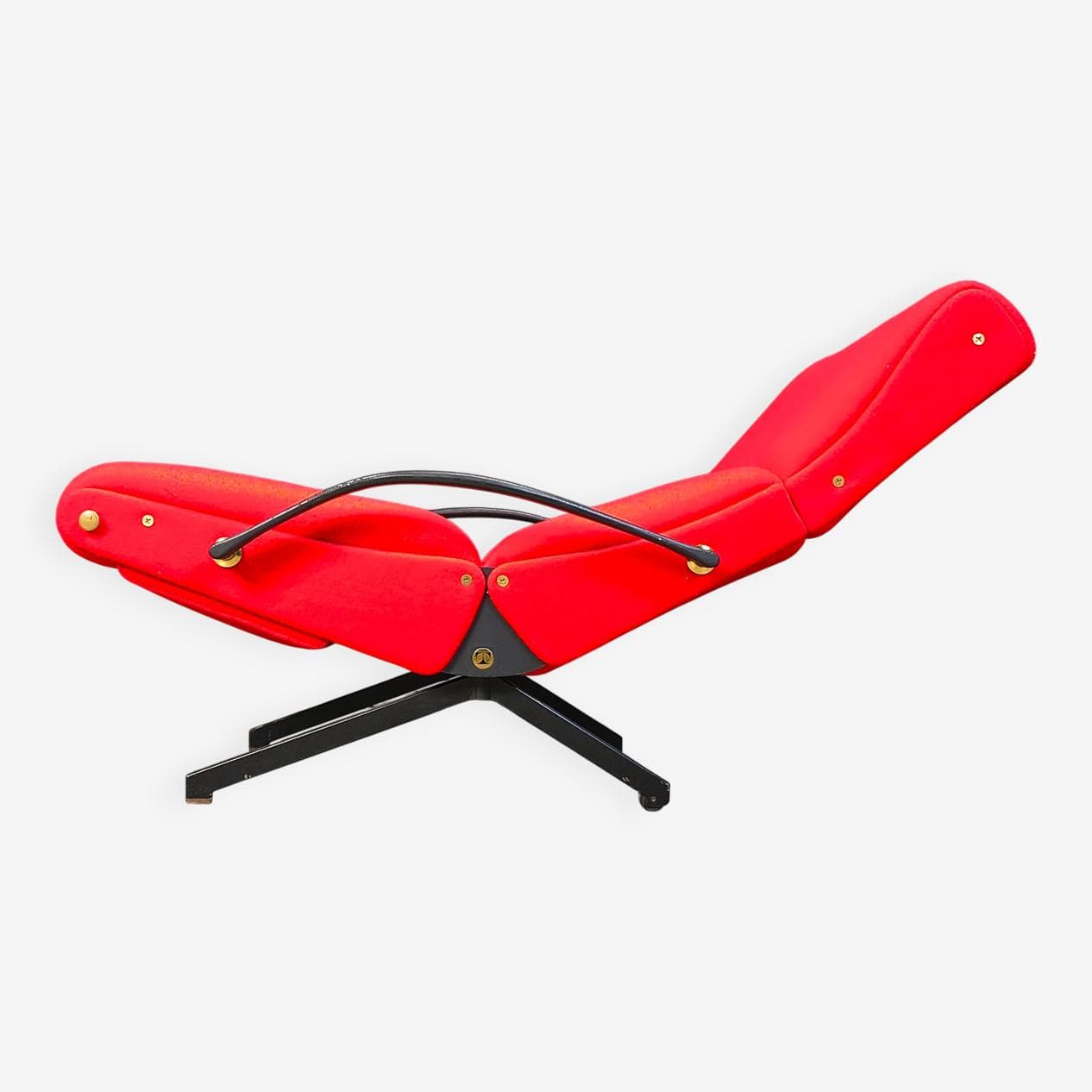 Fotel P40, czerwony, metal czarny, proj. O. Borsani, Tecno, Włochy, lata 70. - 274506