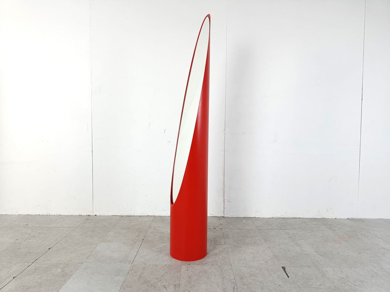 Lustro podłogowe Unghia, szkło czerwony, proj. R. Bonetto, Włochy, lata 70. - 274468