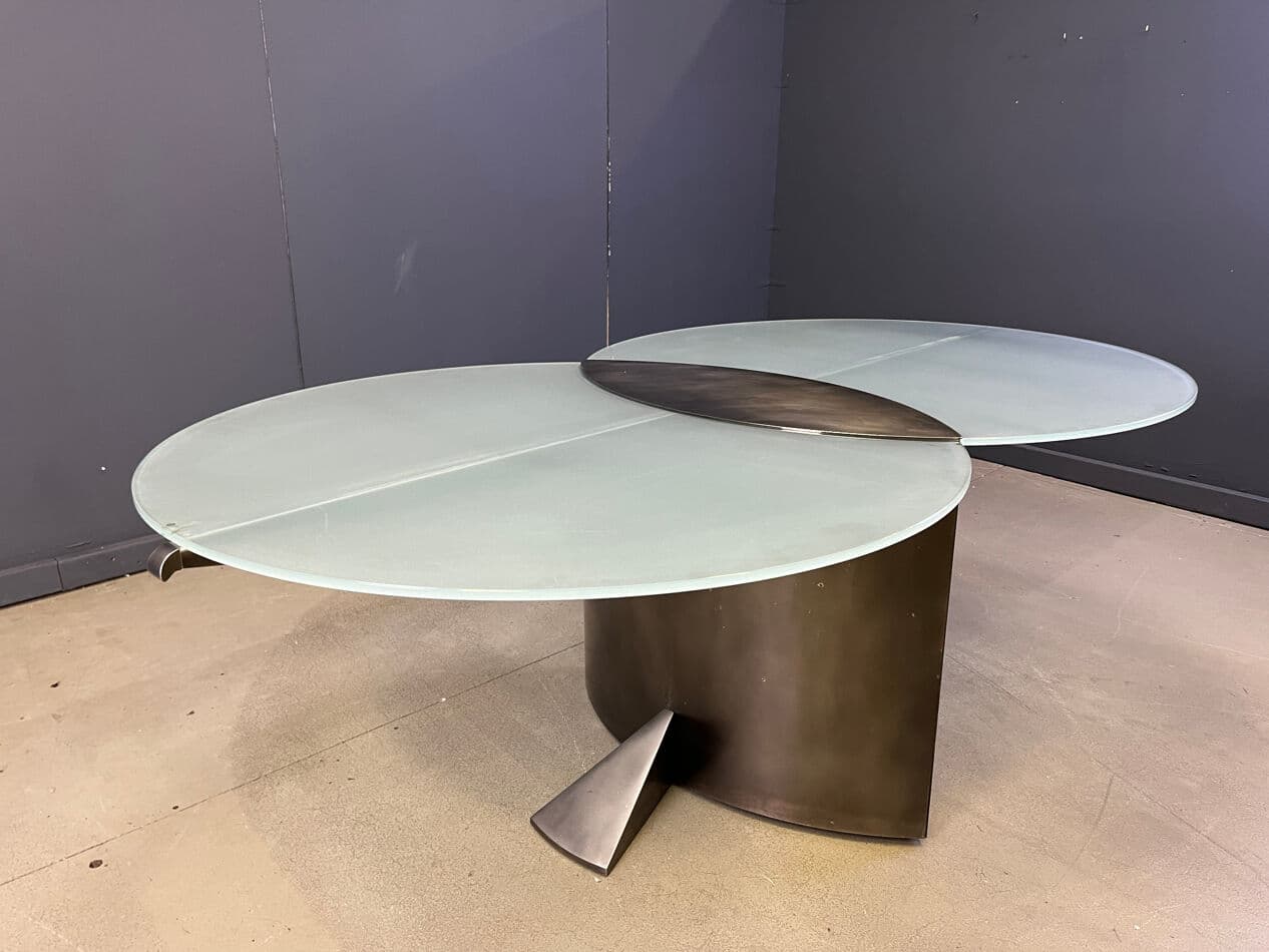 Stół jadalniany postmodernistyczny, szkło matowe, aluminium szczotkowany, mosiądz ciemny, Belgochrom, Belgia, lata 80. - 274458