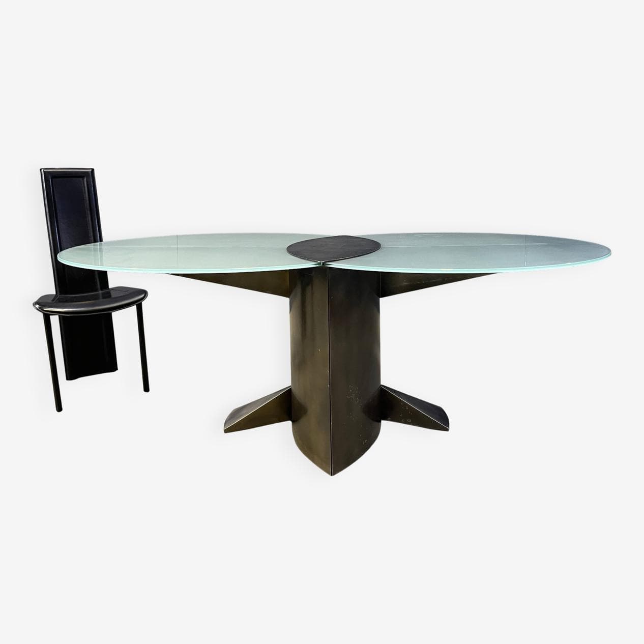 Stół jadalniany postmodernistyczny, szkło matowe, aluminium szczotkowany, mosiądz ciemny, Belgochrom, Belgia, lata 80. - 274452