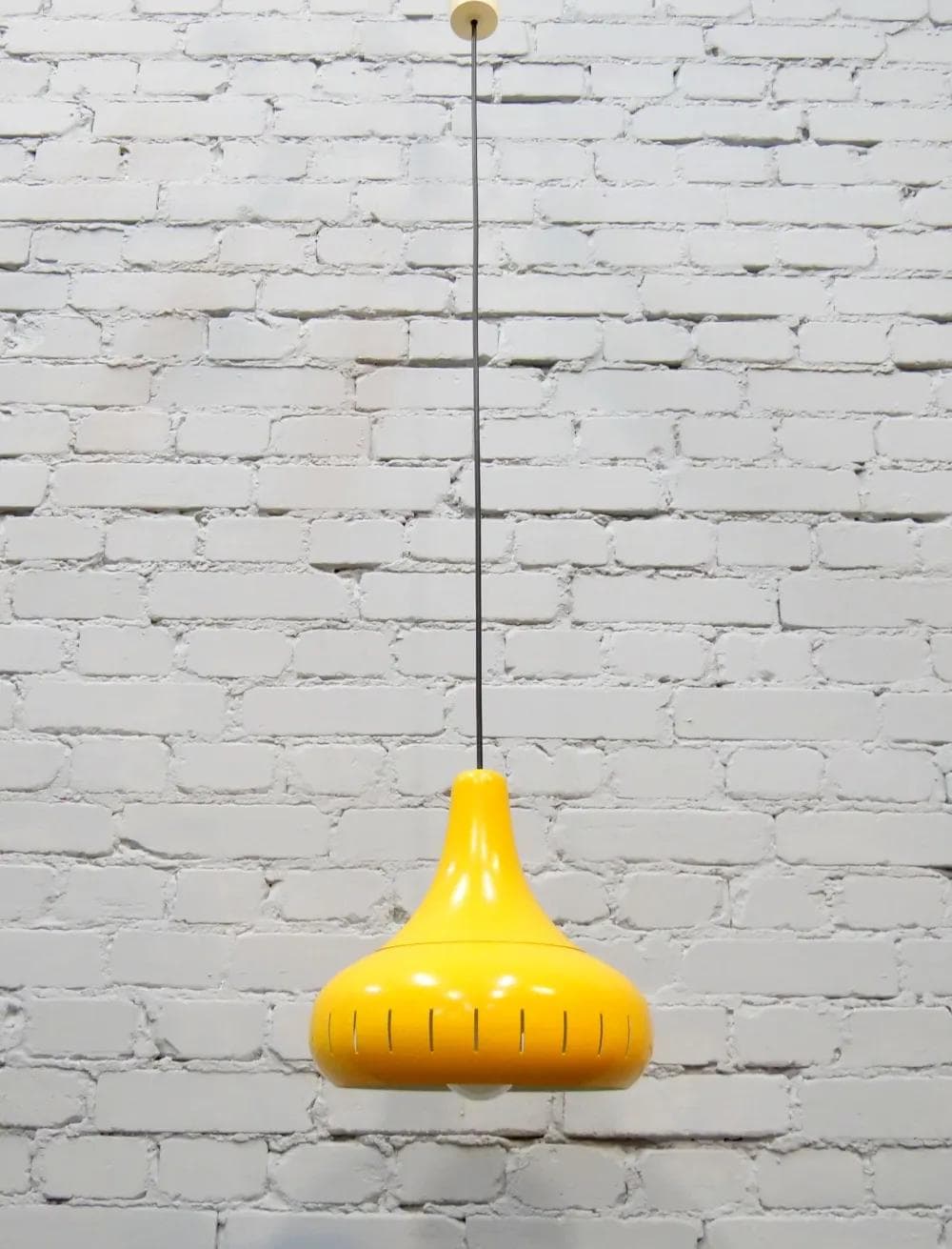 Lampa wisząca, żółty, aluminium lakierowane, Włochy, lata 60. - 19211