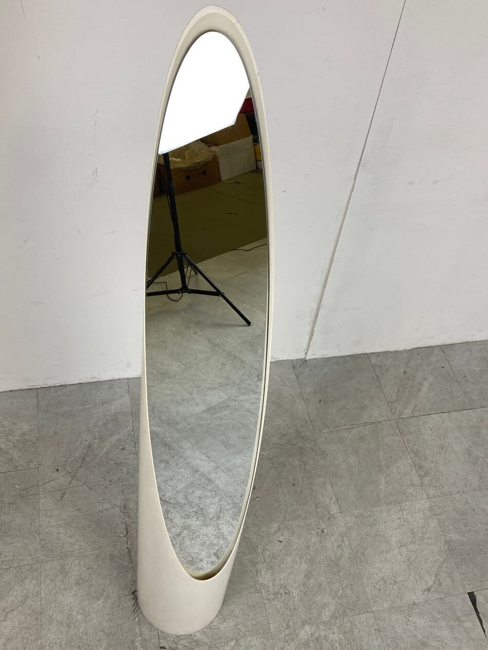 Floor mirror Unghia, white acrylic, by R. Bonetto, Italy, 1970s. - 274423
