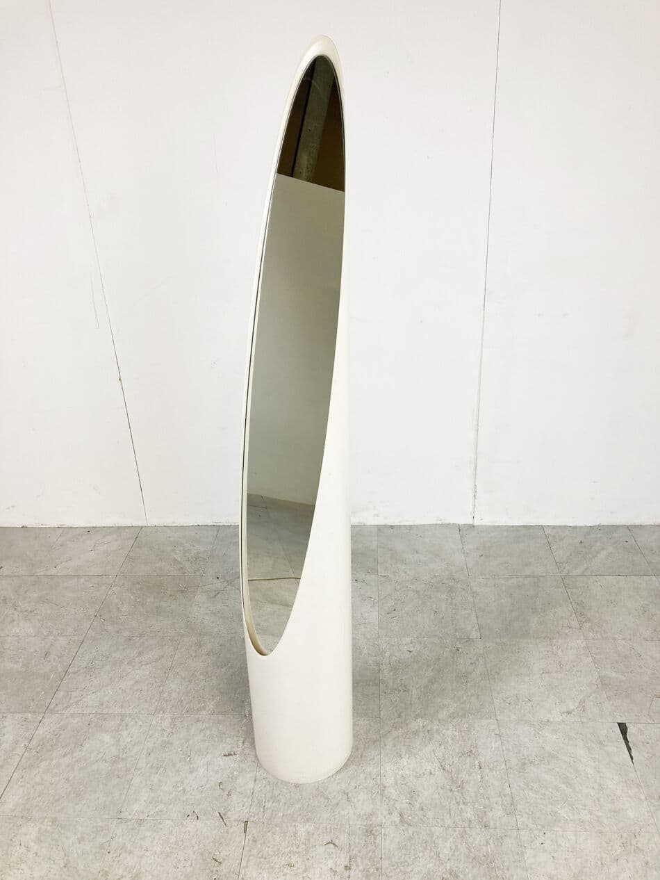 Floor mirror Unghia, white acrylic, by R. Bonetto, Italy, 1970s. - 274427