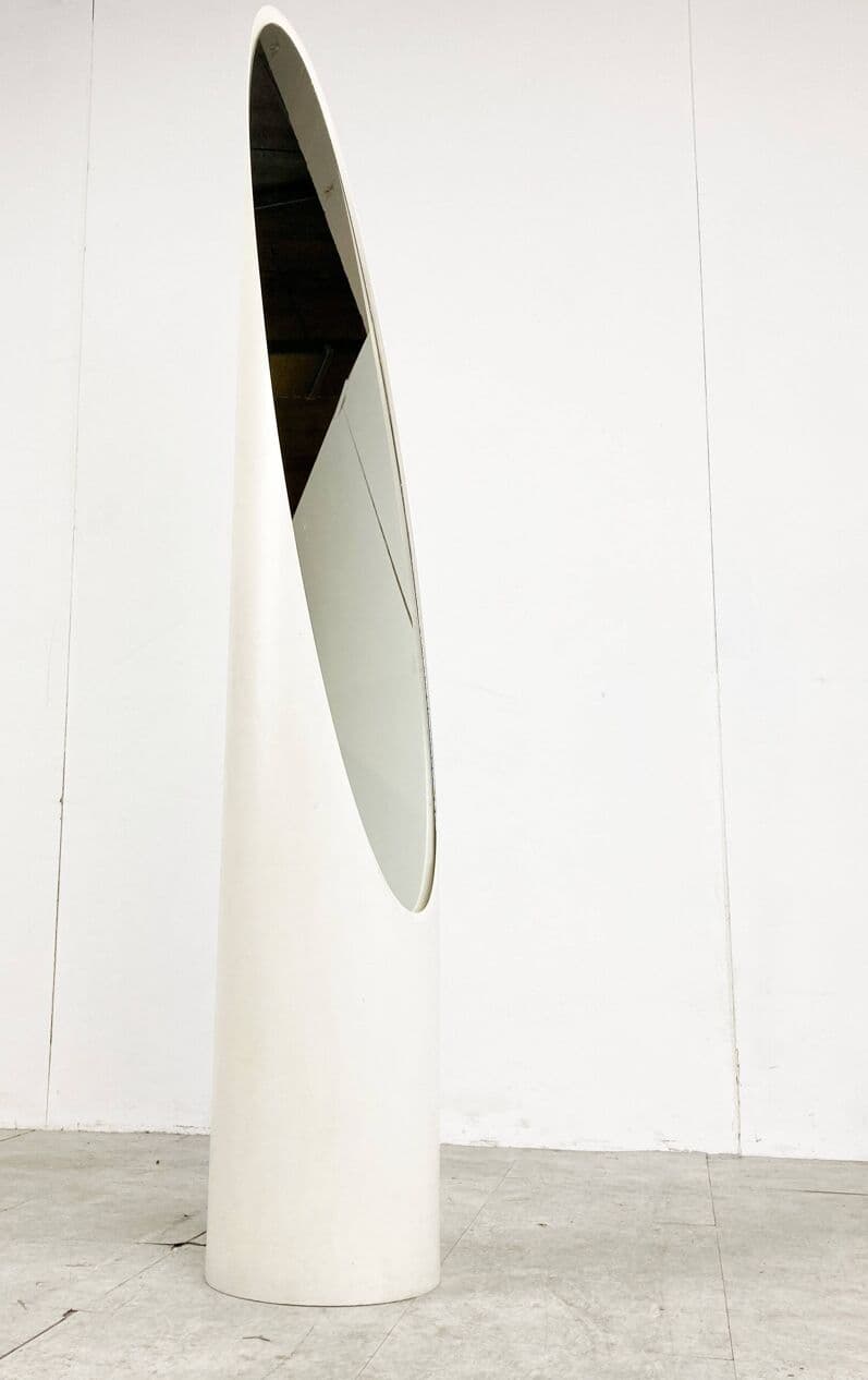 Floor mirror Unghia, white acrylic, by R. Bonetto, Italy, 1970s. - 274422