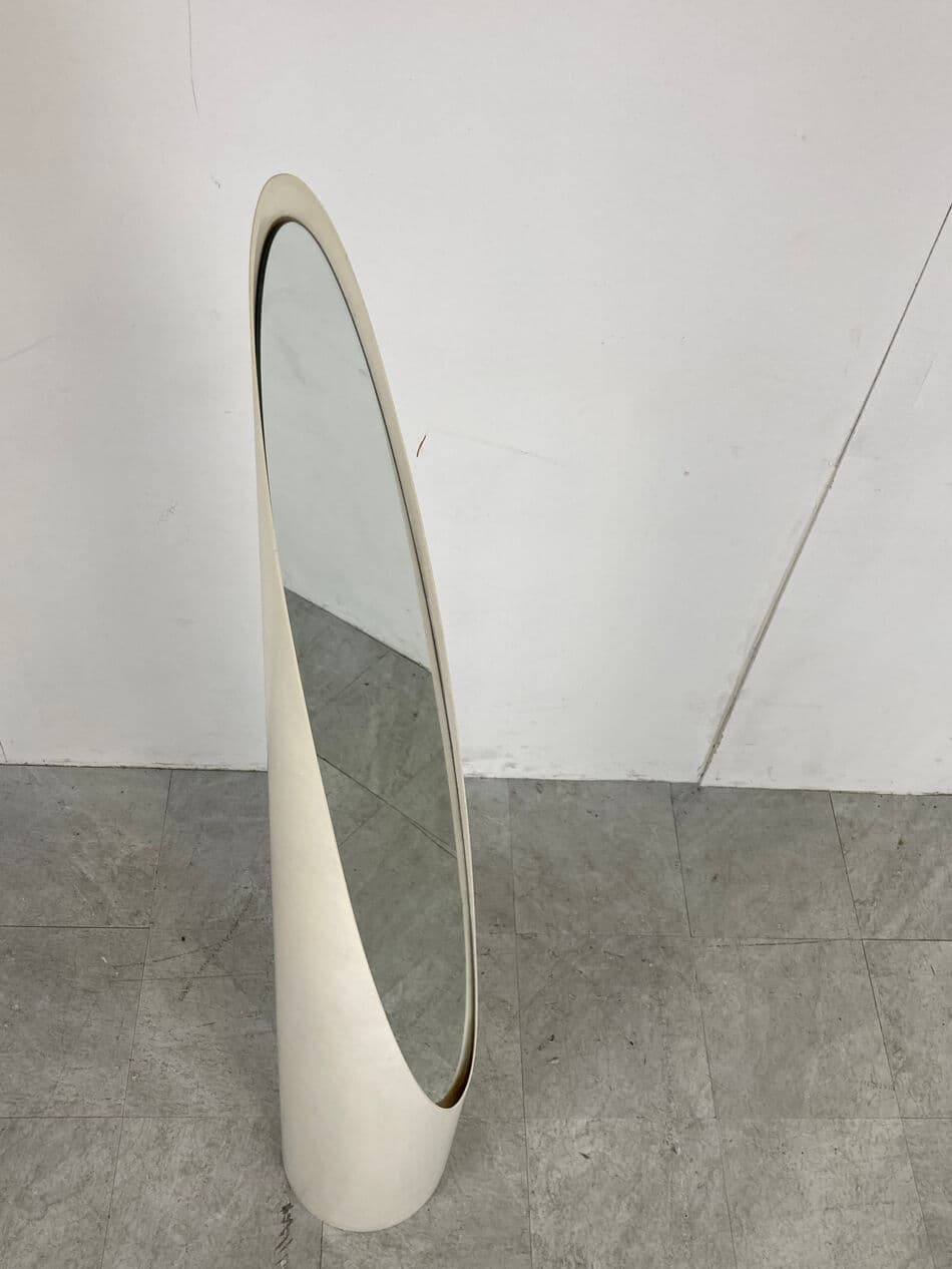 Floor mirror Unghia, white acrylic, by R. Bonetto, Italy, 1970s. - 274424