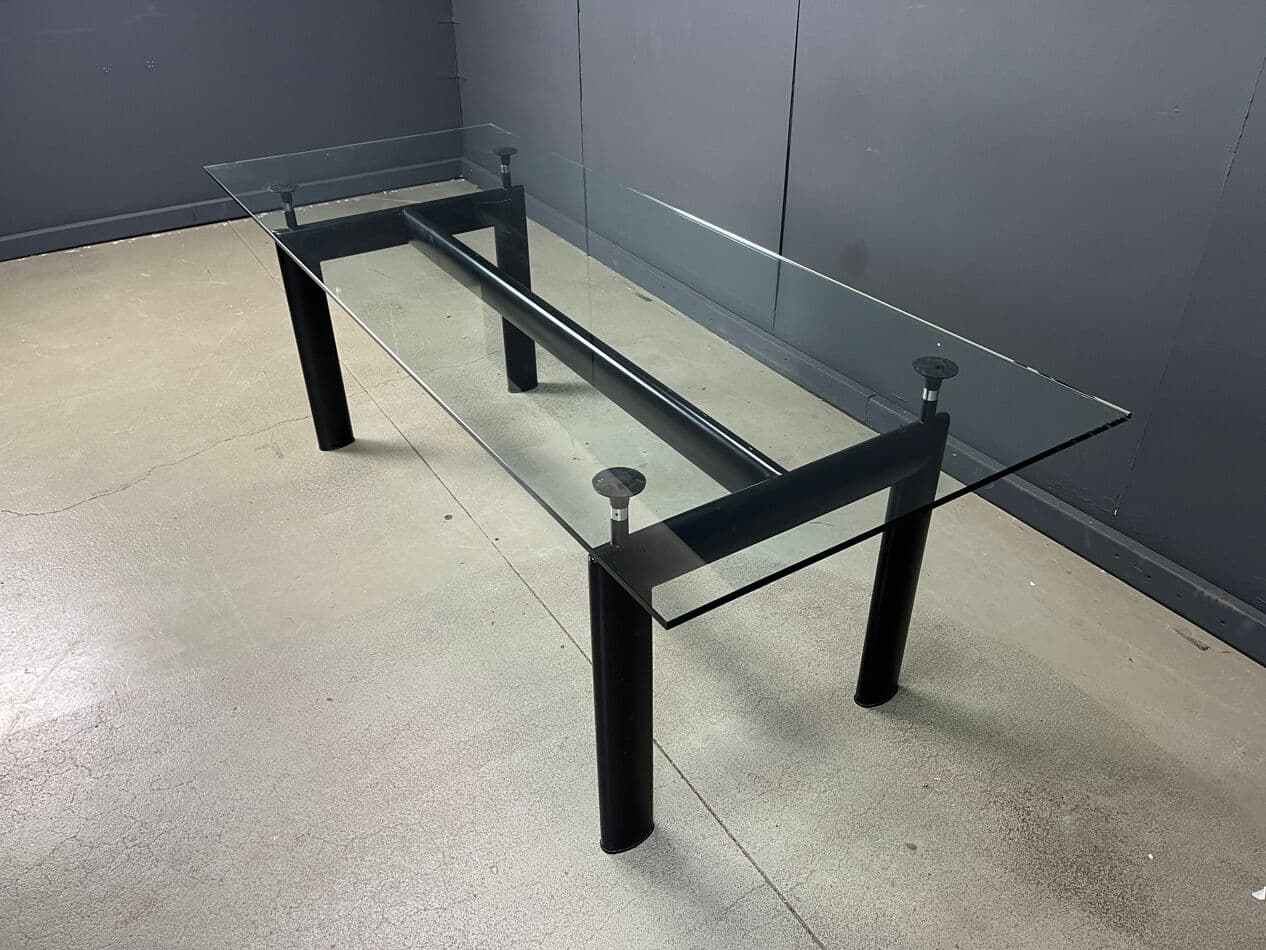 Stół jadalniany LC6, szkło transparent, metal czarny, proj. L. Corbusier, P. Jeanneret, C. Perriand, Cassina, Włochy, lata 90. - 274119