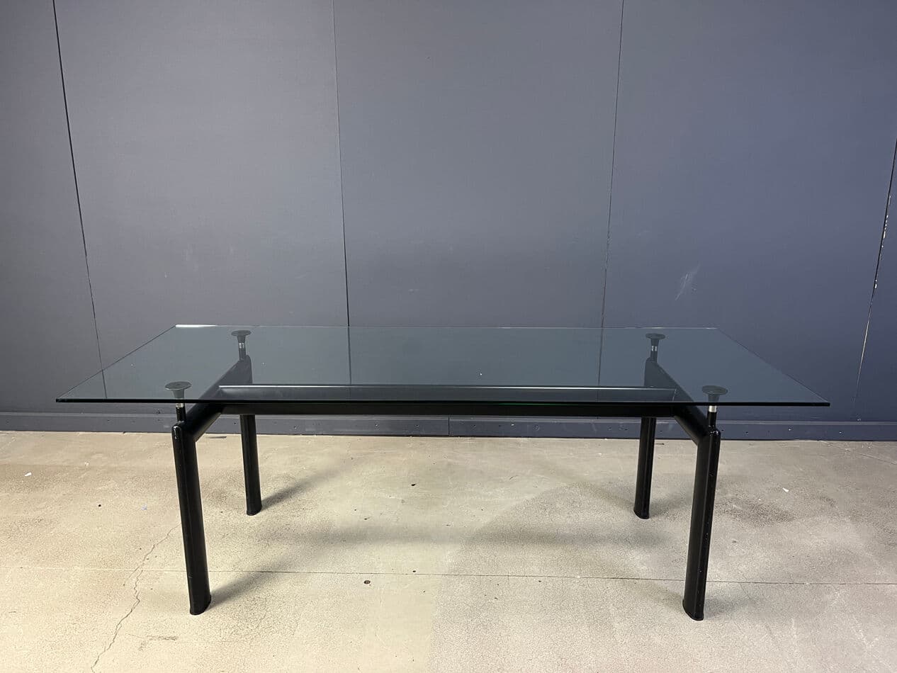 Stół jadalniany LC6, szkło transparent, metal czarny, proj. L. Corbusier, P. Jeanneret, C. Perriand, Cassina, Włochy, lata 90. - 274121