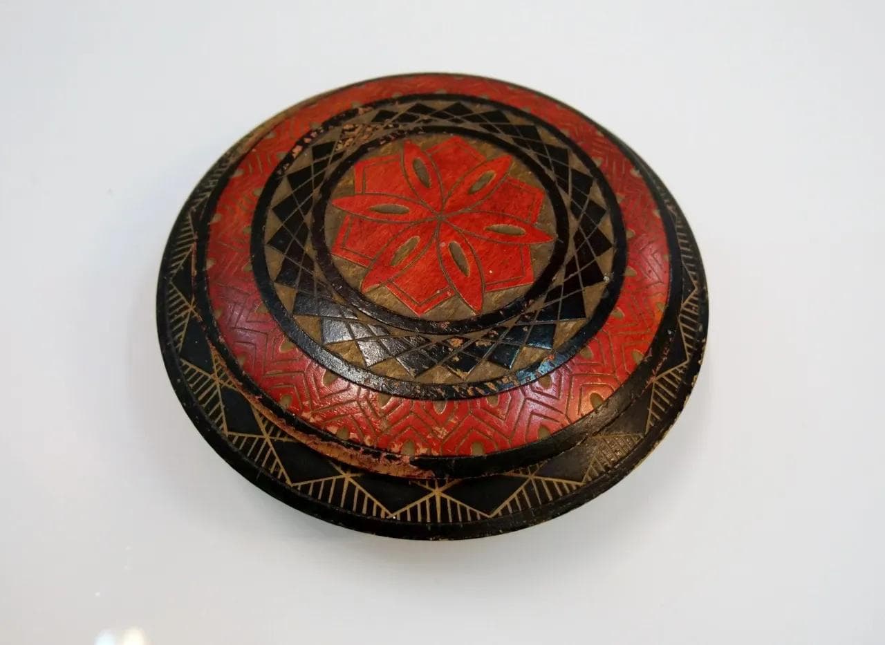 Czarno-czerwone drewniane puzderko na biżuterię, Holandia, lata 50. - 19172