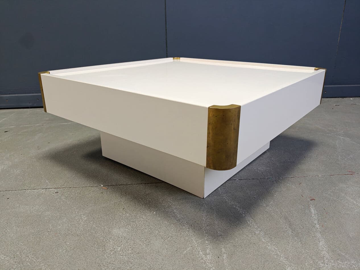 Coffee table, white lacquered wood, by W. Rizzo, Italy, 1970s. - 273473