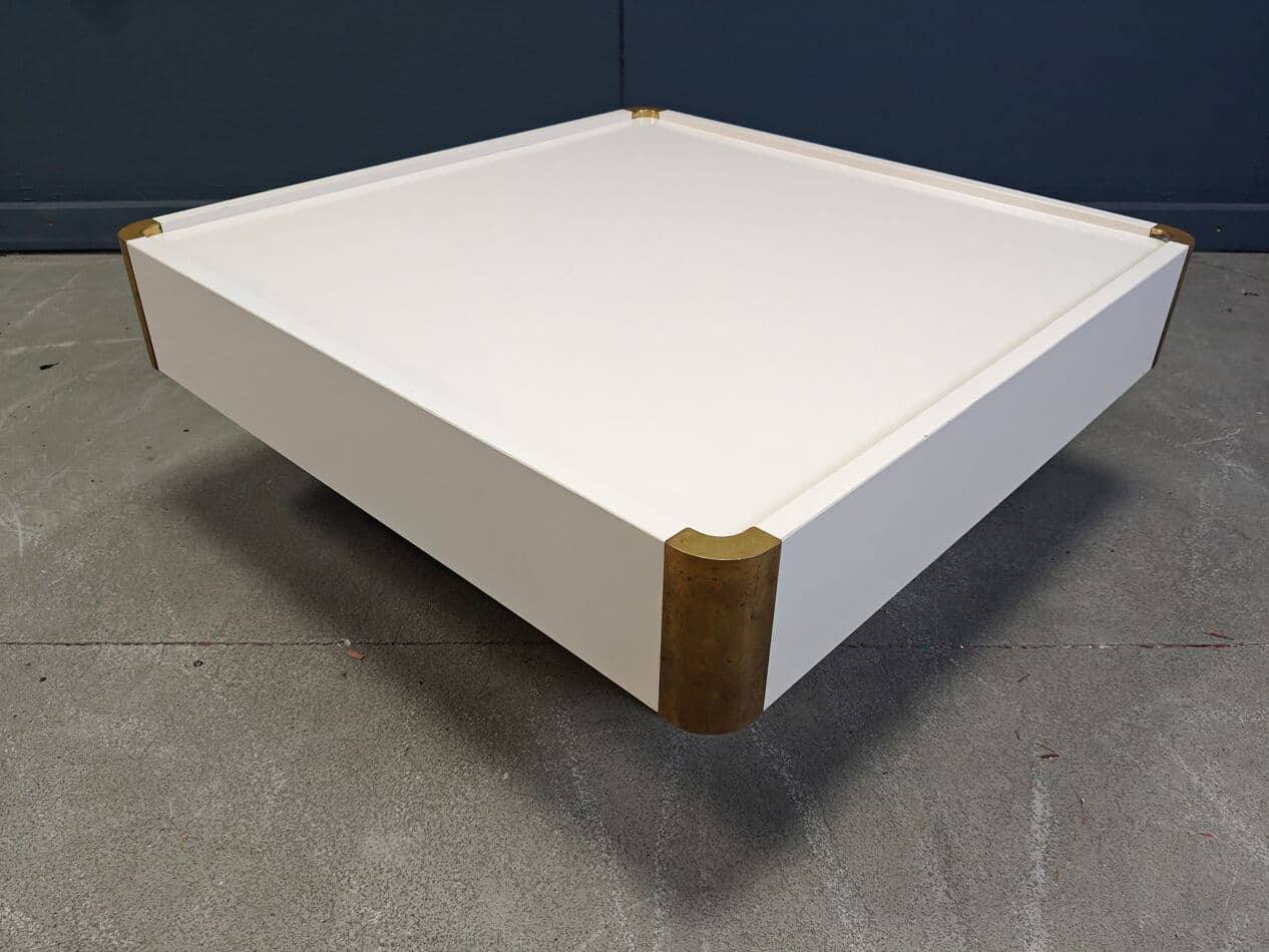 Coffee table, white lacquered wood, by W. Rizzo, Italy, 1970s. - 273472