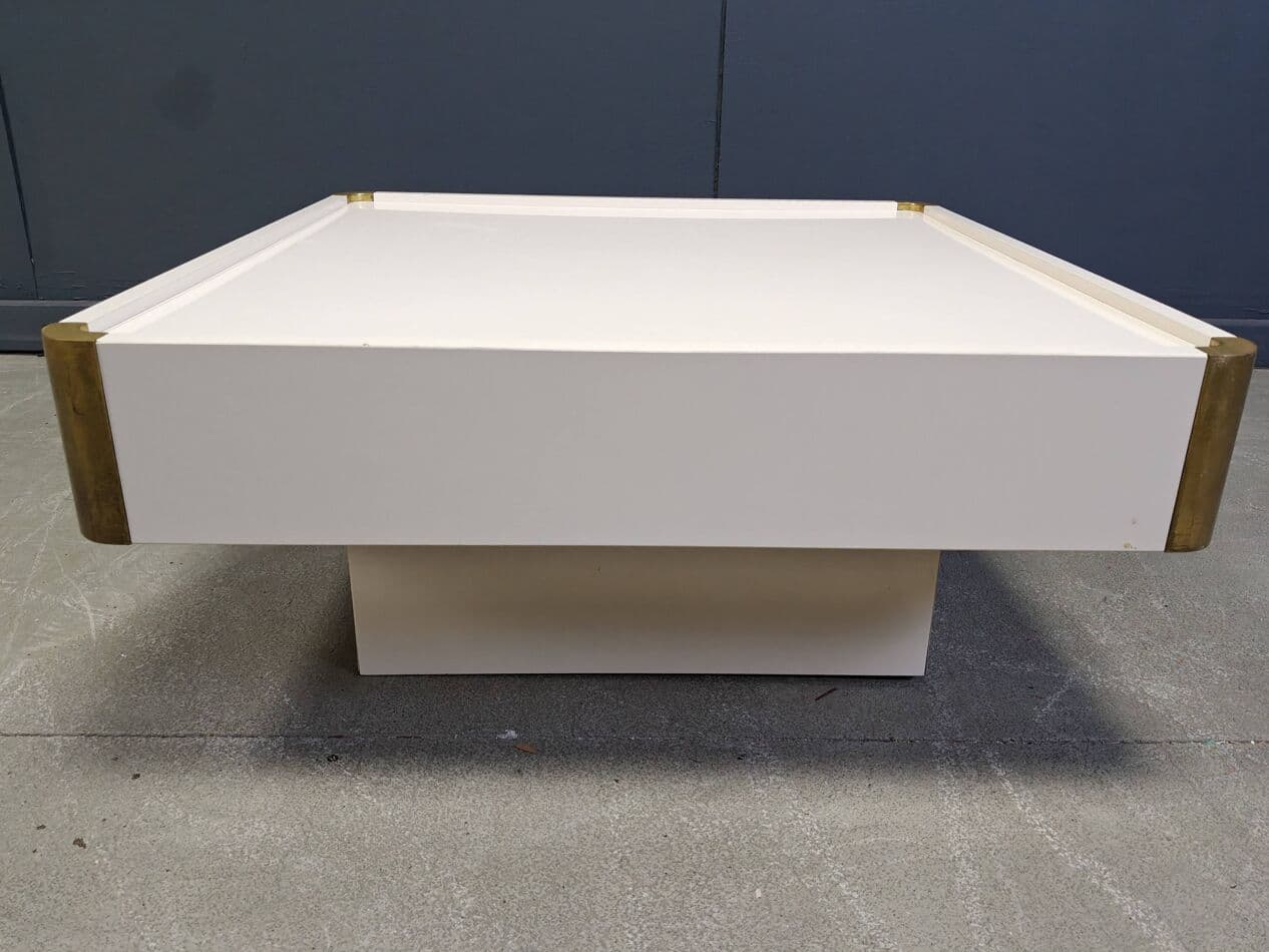 Coffee table, white lacquered wood, by W. Rizzo, Italy, 1970s. - 273476