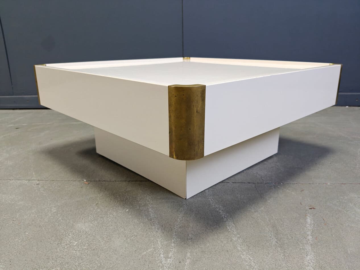 Coffee table, white lacquered wood, by W. Rizzo, Italy, 1970s. - 273471