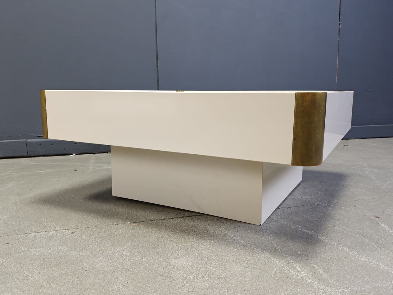Coffee table, white lacquered wood, by W. Rizzo, Italy, 1970s. - 273474
