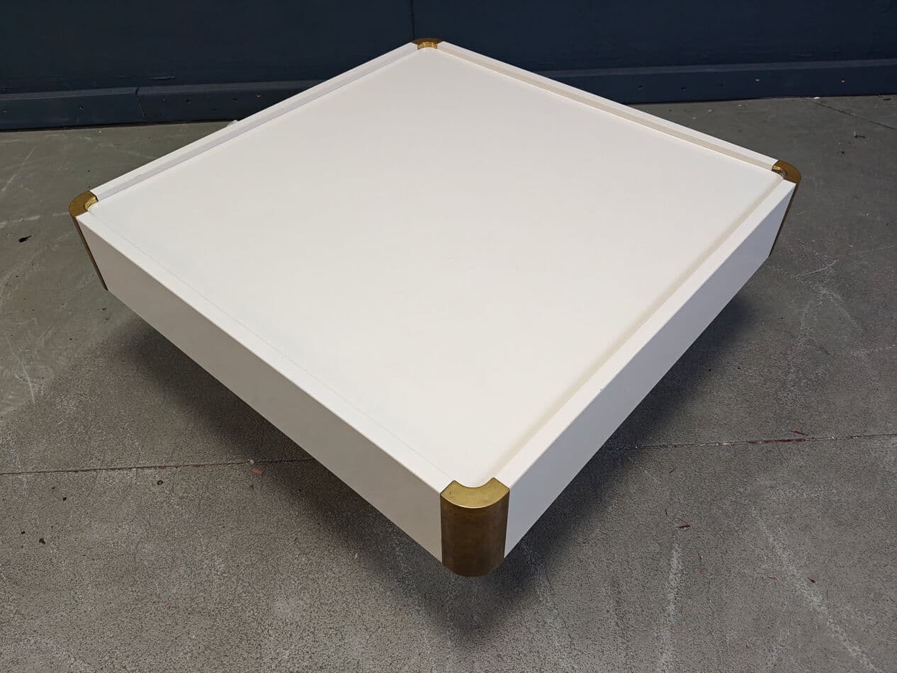 Coffee table, white lacquered wood, by W. Rizzo, Italy, 1970s. - 273477