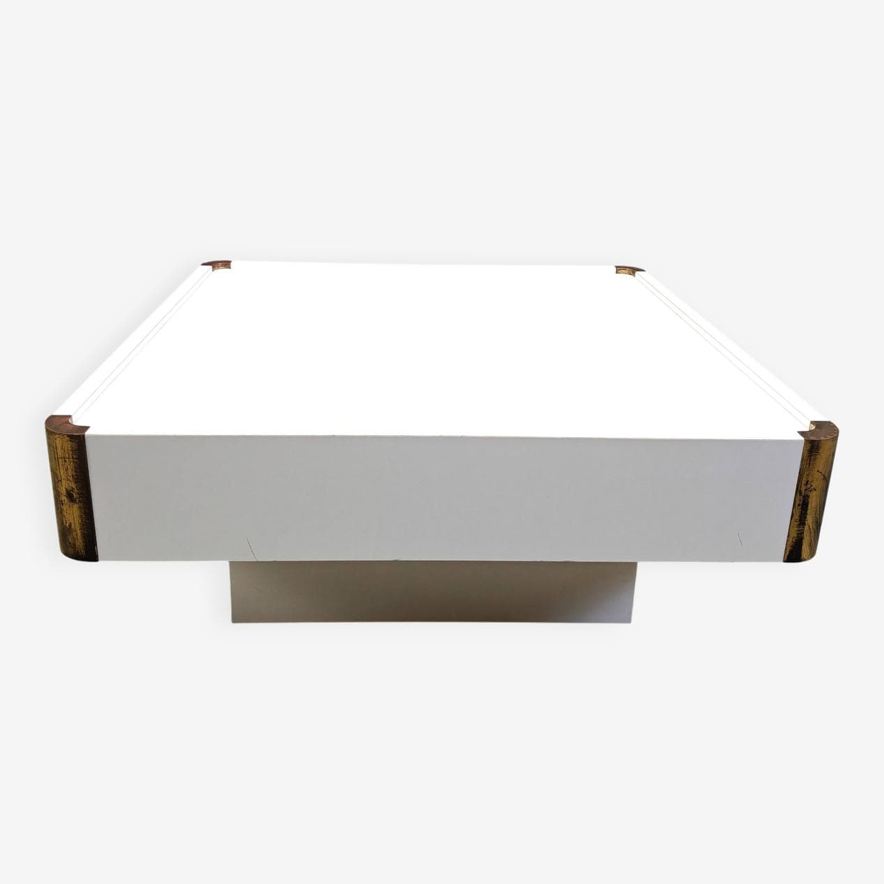 Coffee table, white lacquered wood, Italy, 1970s. - 273445