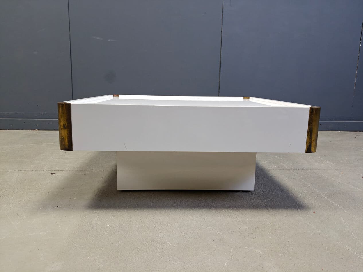 Coffee table, white lacquered wood, Italy, 1970s. - 273446