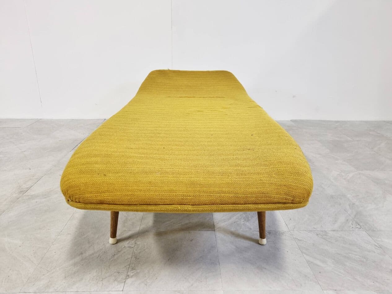 Daybed mid-century, yellow cotton, Netherlands, 1960s. - 273372