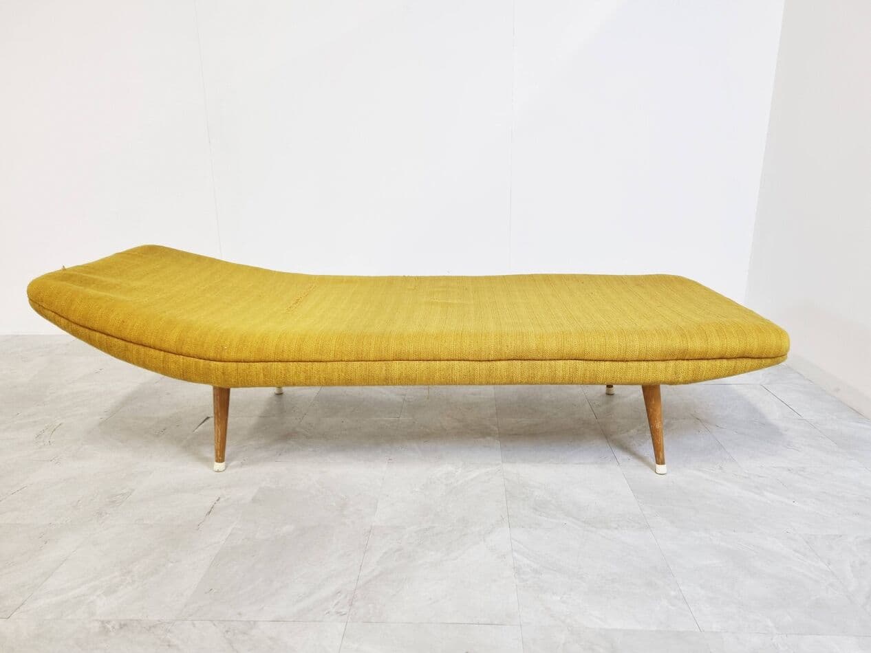 Daybed mid-century, yellow cotton, Netherlands, 1960s. - 273374