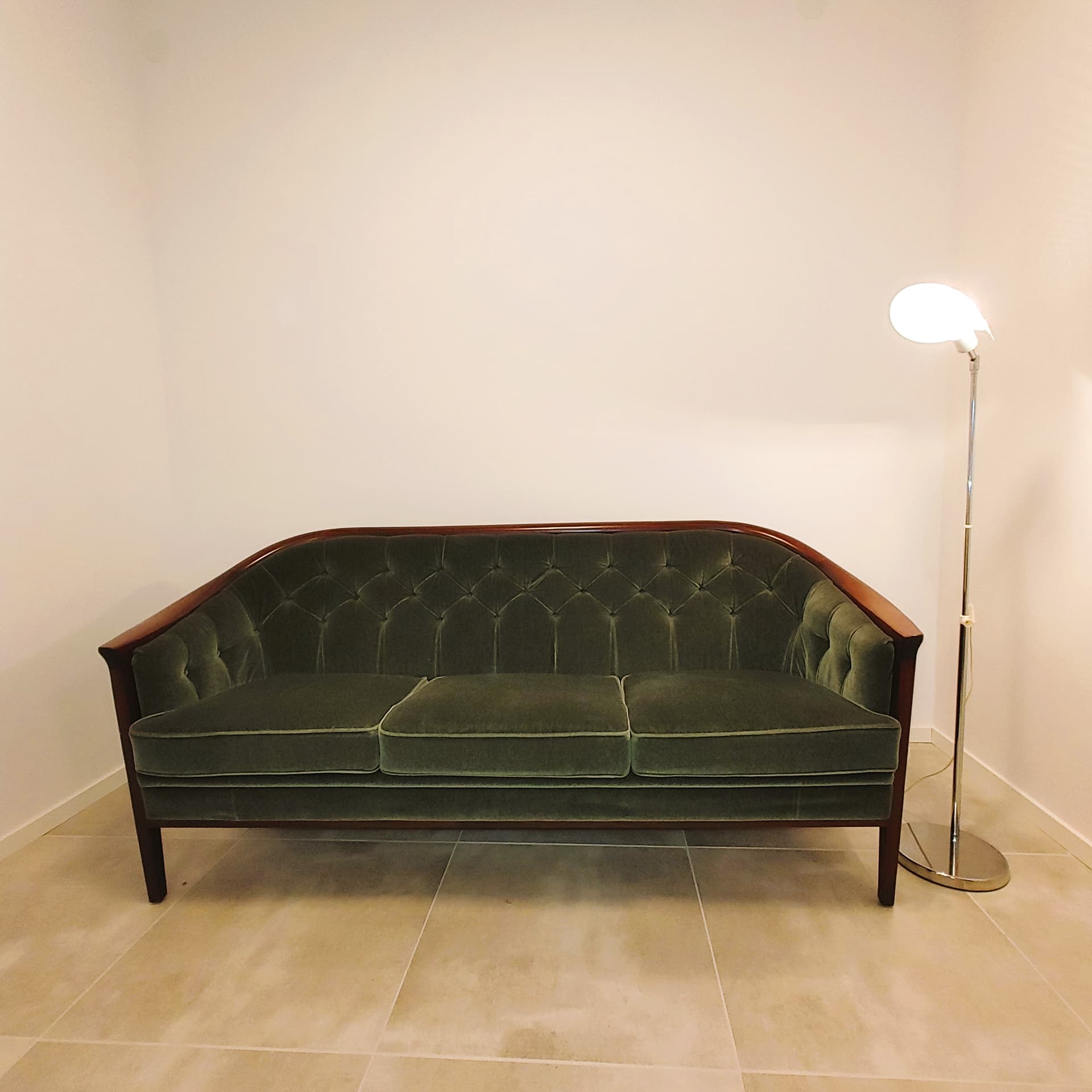 Sofa Aristokrat, velvet oliwkowy, orzech, proj. B. Fragd, Fridhagen, Szwecja, lata 60. - 79321