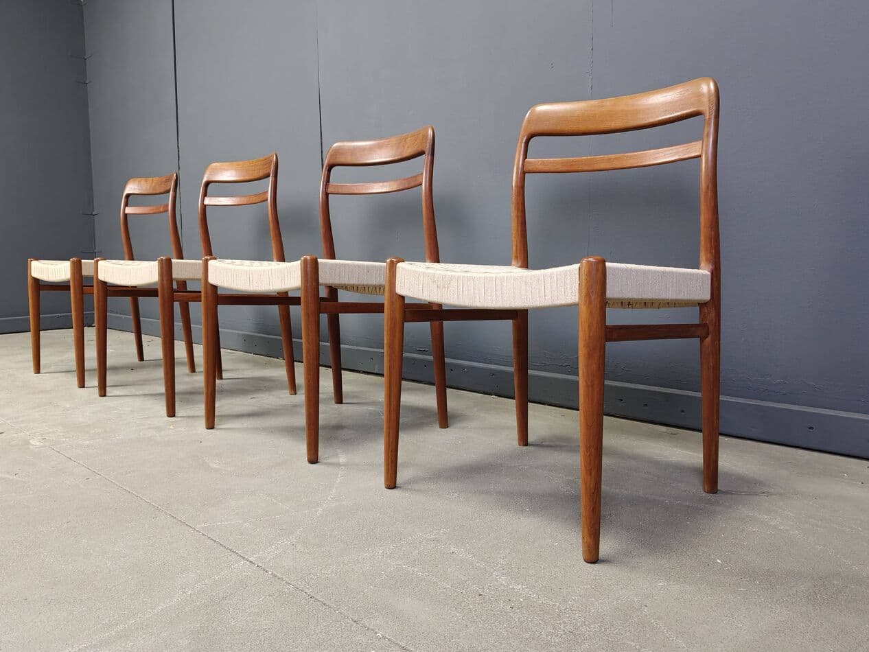 Zestaw czterech krzeseł Model 145, teak brązowy, sznurek papierowy beżowy, proj. A. Aarseth, Gustav Bahus, Norwegia, lata 60. - 273225