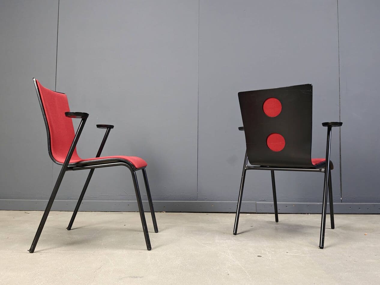 Zestaw sześciu krzeseł Occhio, velvet czerwony, stal czarna, proj. R. Vandebeek, Drisag, Belgia - 273119