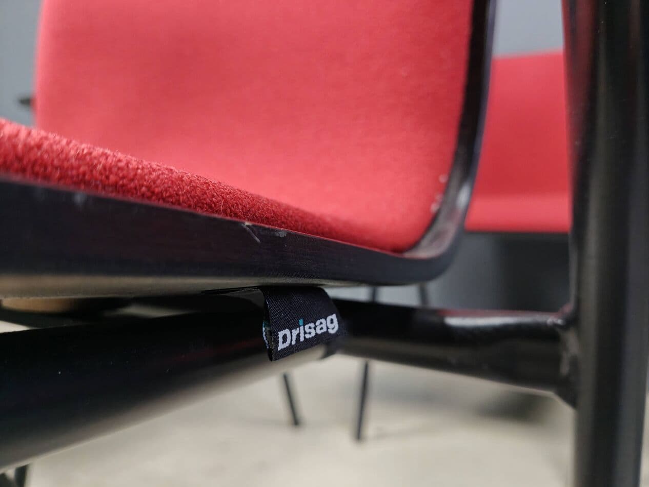 Zestaw sześciu krzeseł Occhio, velvet czerwony, stal czarna, proj. R. Vandebeek, Drisag, Belgia - 273122