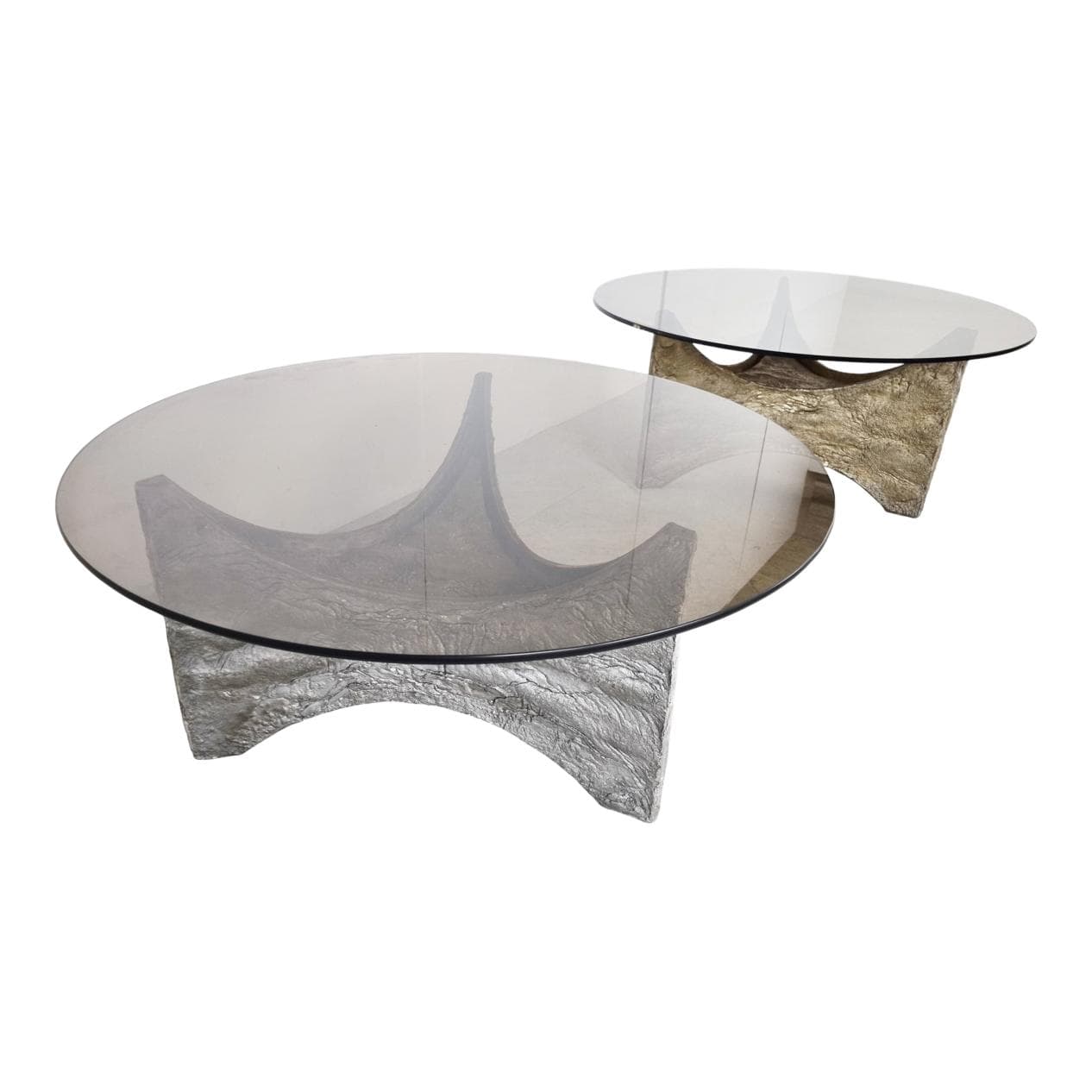 Zestaw dwóch stolików kawowych brutalistycznych, szkło dymione, aluminium, Belgia, lata 70.