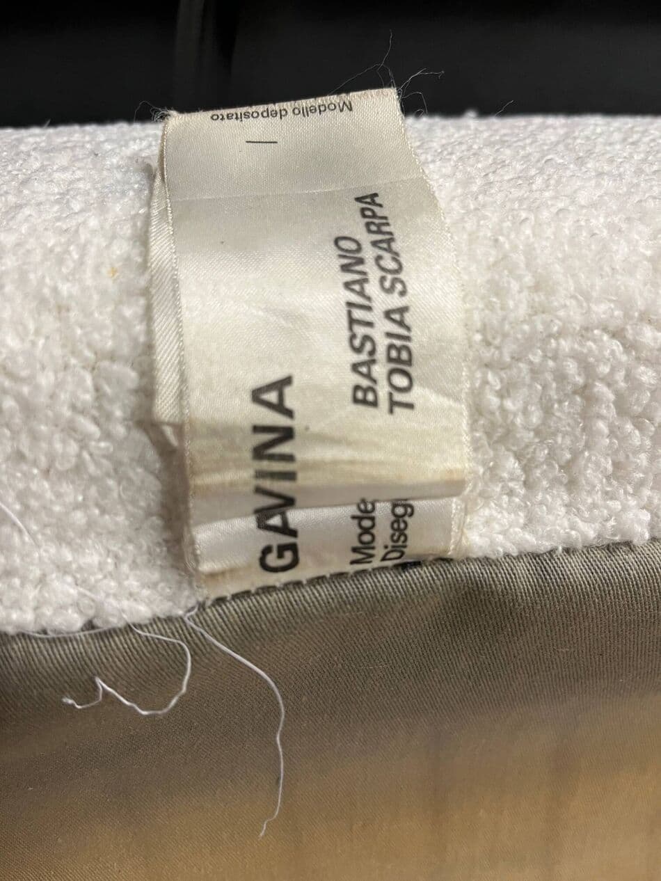 Sofa dwuosobowa Bastiano, bouclé kremowy, drewno brązowy, proj. T. Scarpa, Knoll, Włochy, lata 70. - 272833