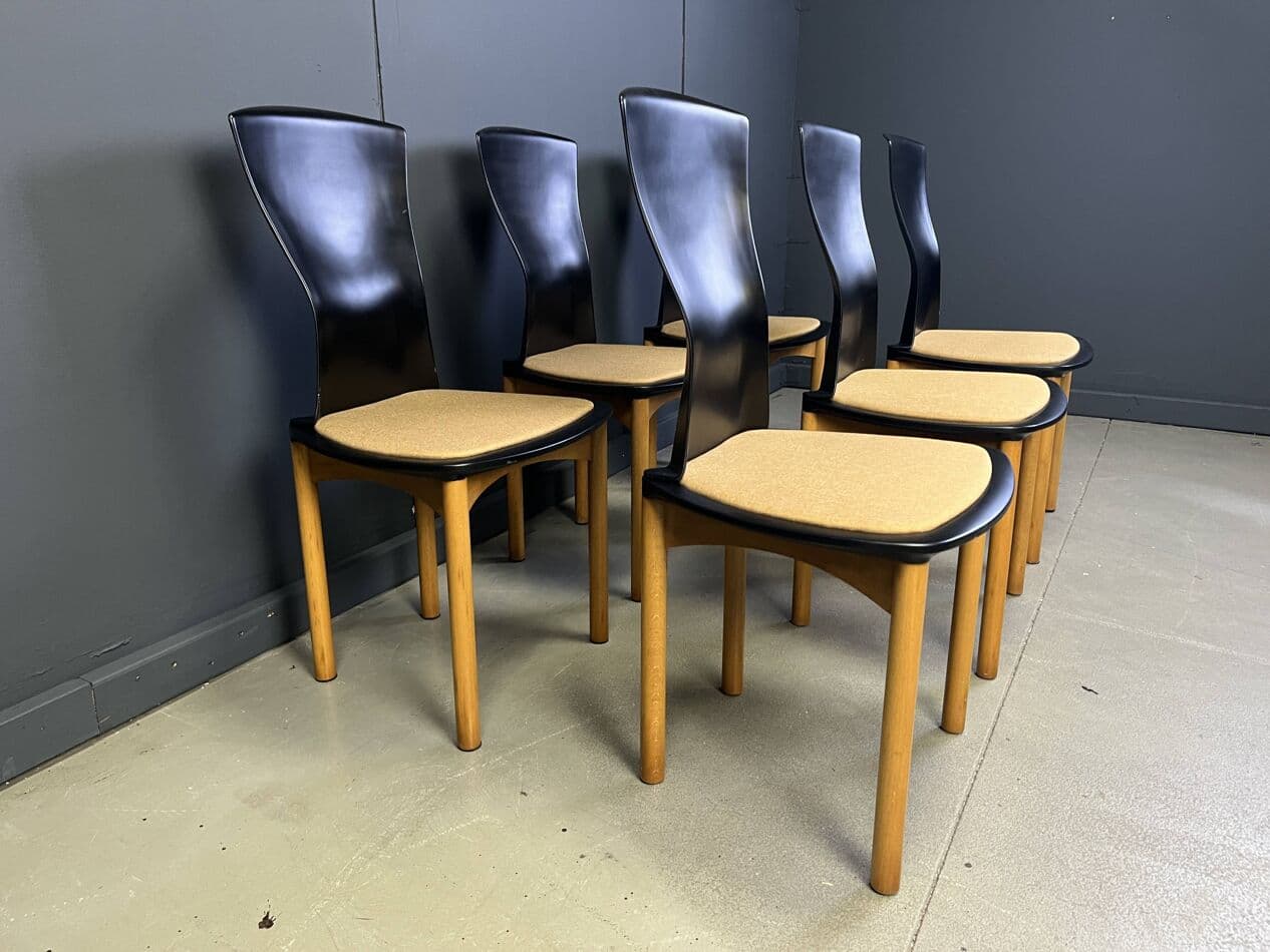 Zestaw sześciu krzeseł Pelope, czarne drewno, beżowa tkanina, proj. F. Binfarè, Cassina, Włochy, lata 90. - 272772