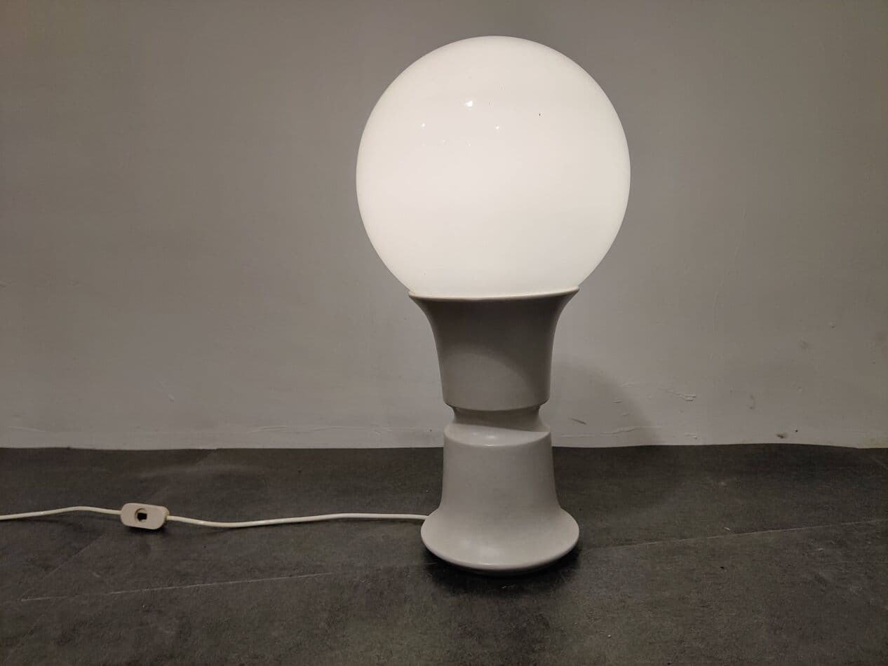 Lampa stołowa Space Age, szkło opalizujące białe, ceramika szara, Włochy, lata 70. - 272699