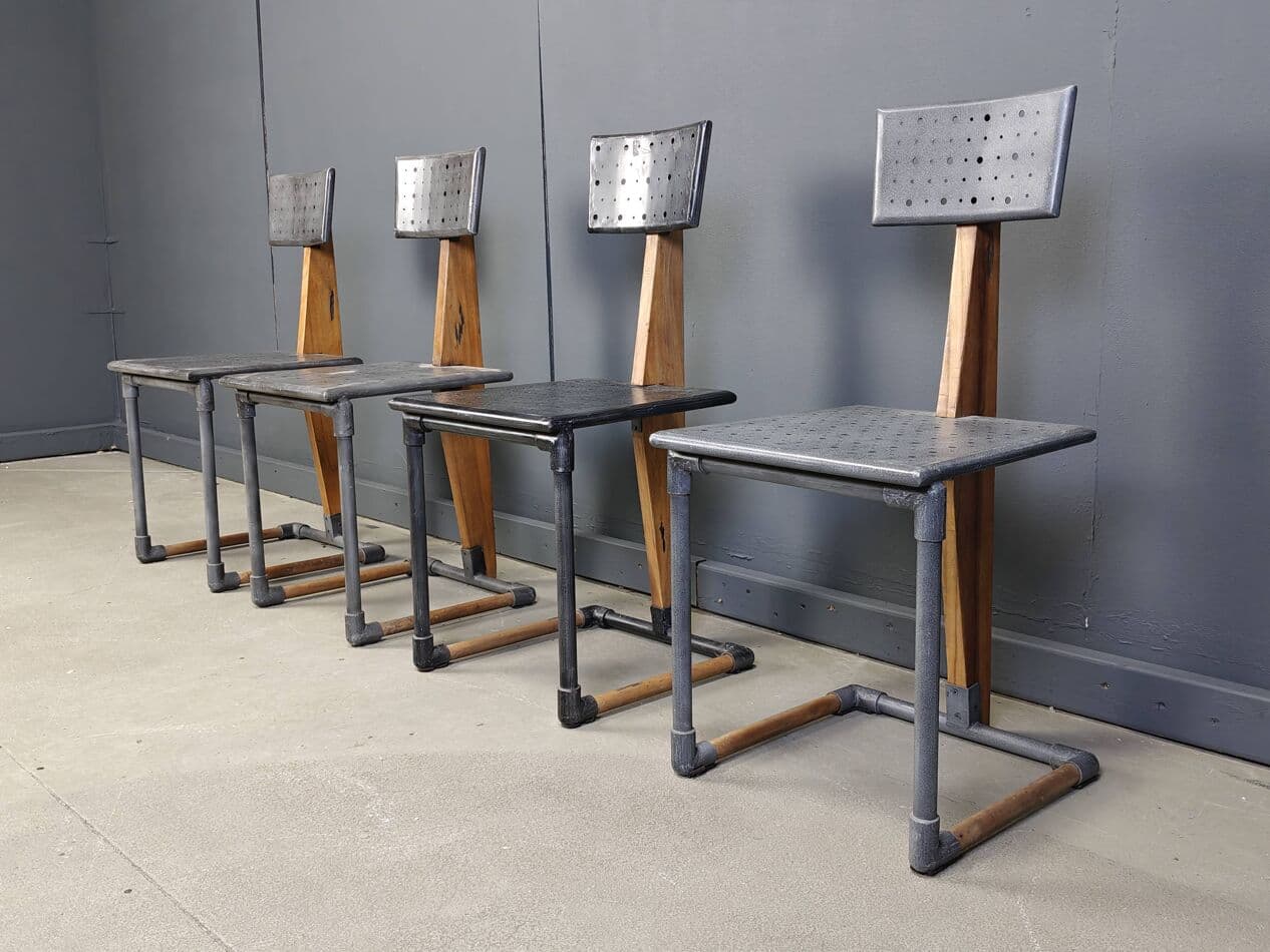 Zestaw czterech krzeseł industrialnych, szary, metal, drewno, Belgia, lata 70. - 272491