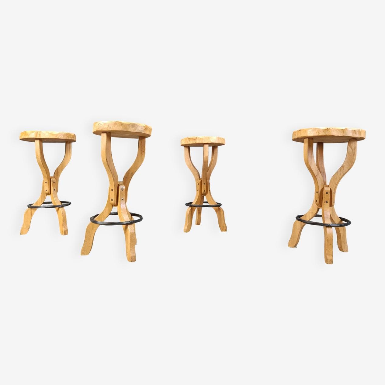 Zestaw czterech stołków barowych Brutalist, dąb brązowy, stal czarna, Belgia, lata 60. - 272277
