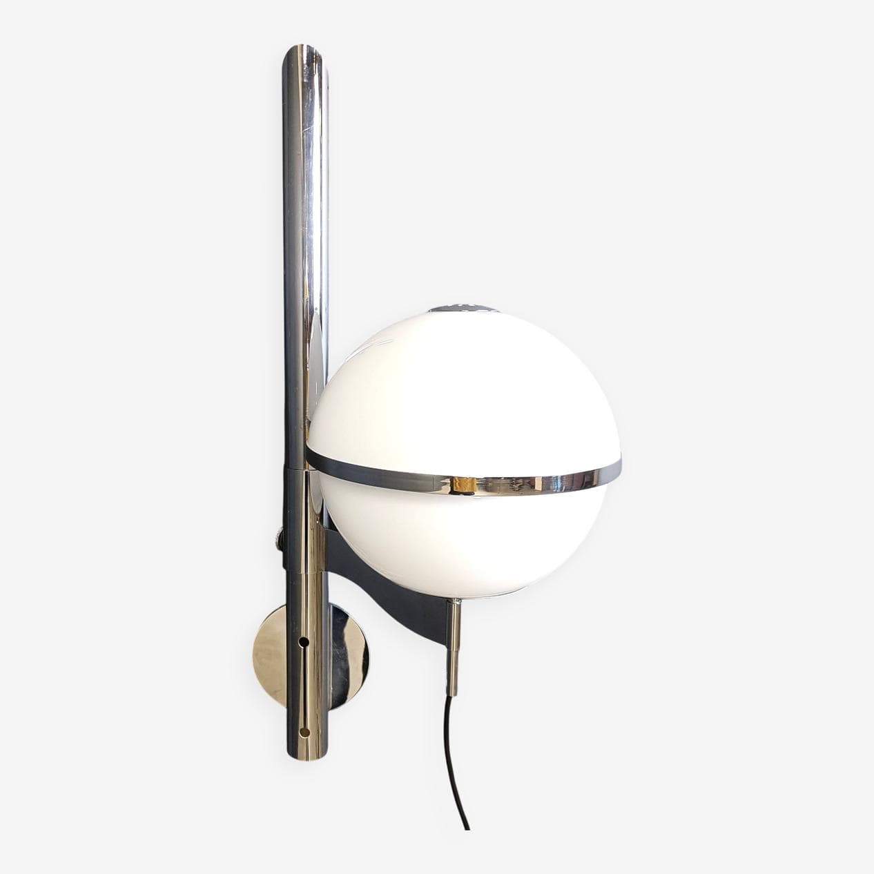 Kinkiet Pusicona, szkło białe, chrom, proj. F. Micolitti, Artemide, Włochy, lata 60. - 272210