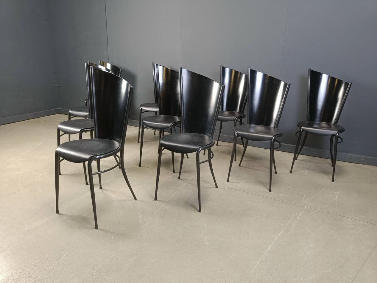 Zestaw dziesięciu krzeseł postmodernistycznych, drewno czarne, metal czarny, Włochy, lata 80. - 272133