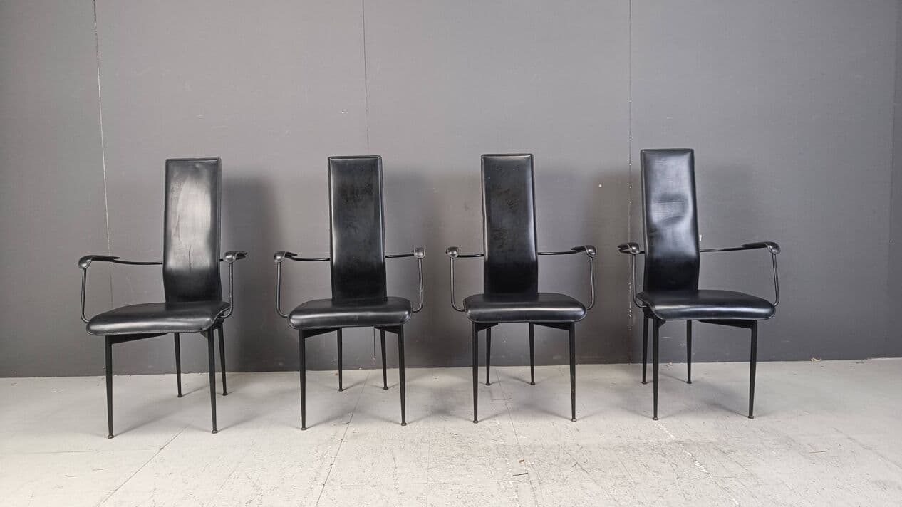 Zestaw czterech krzeseł S44, skóra czarna, metal czarny, Włochy, lata 80. - 271879