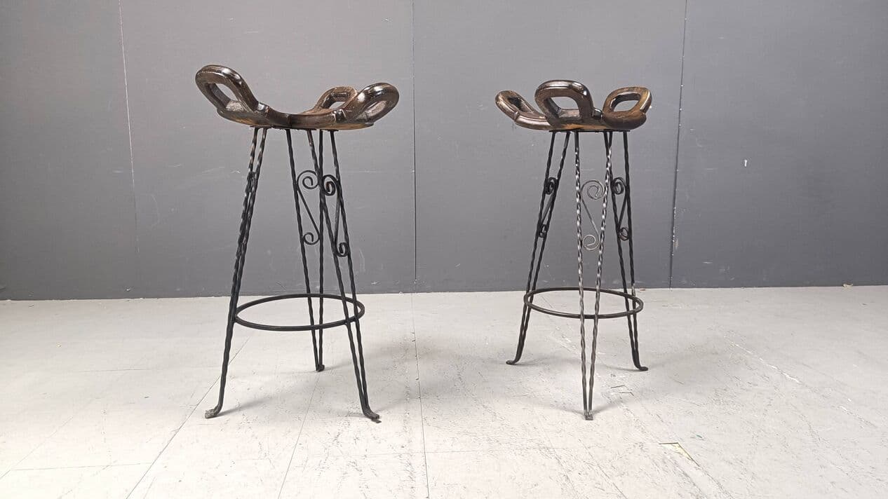 Zestaw sześciu hokerów, drewno brązowe, żelazo czarne, Hiszpania, lata 60. - 271789