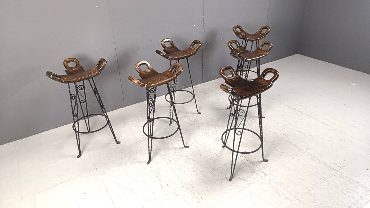 Zestaw sześciu hokerów, drewno brązowe, żelazo czarne, Hiszpania, lata 60. - 271797