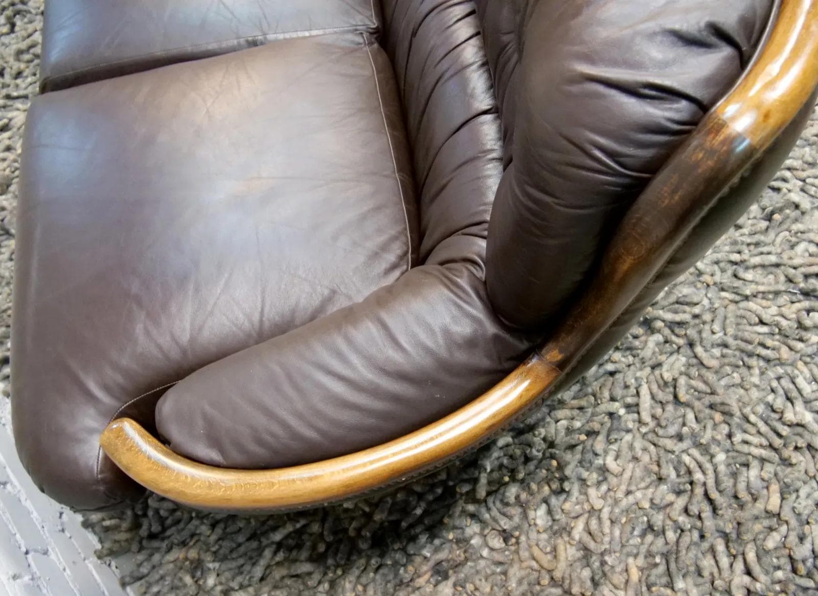 Sofa Arts & Crafts, skóra brąz ciemny, orzech, Europa, lata 50. - 19343