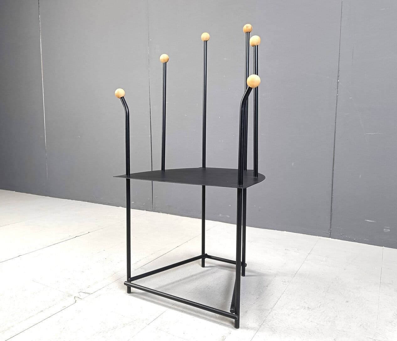 Fotel lounge postmodernistyczny, metal czarny, Belgia, lata 80. - 271489