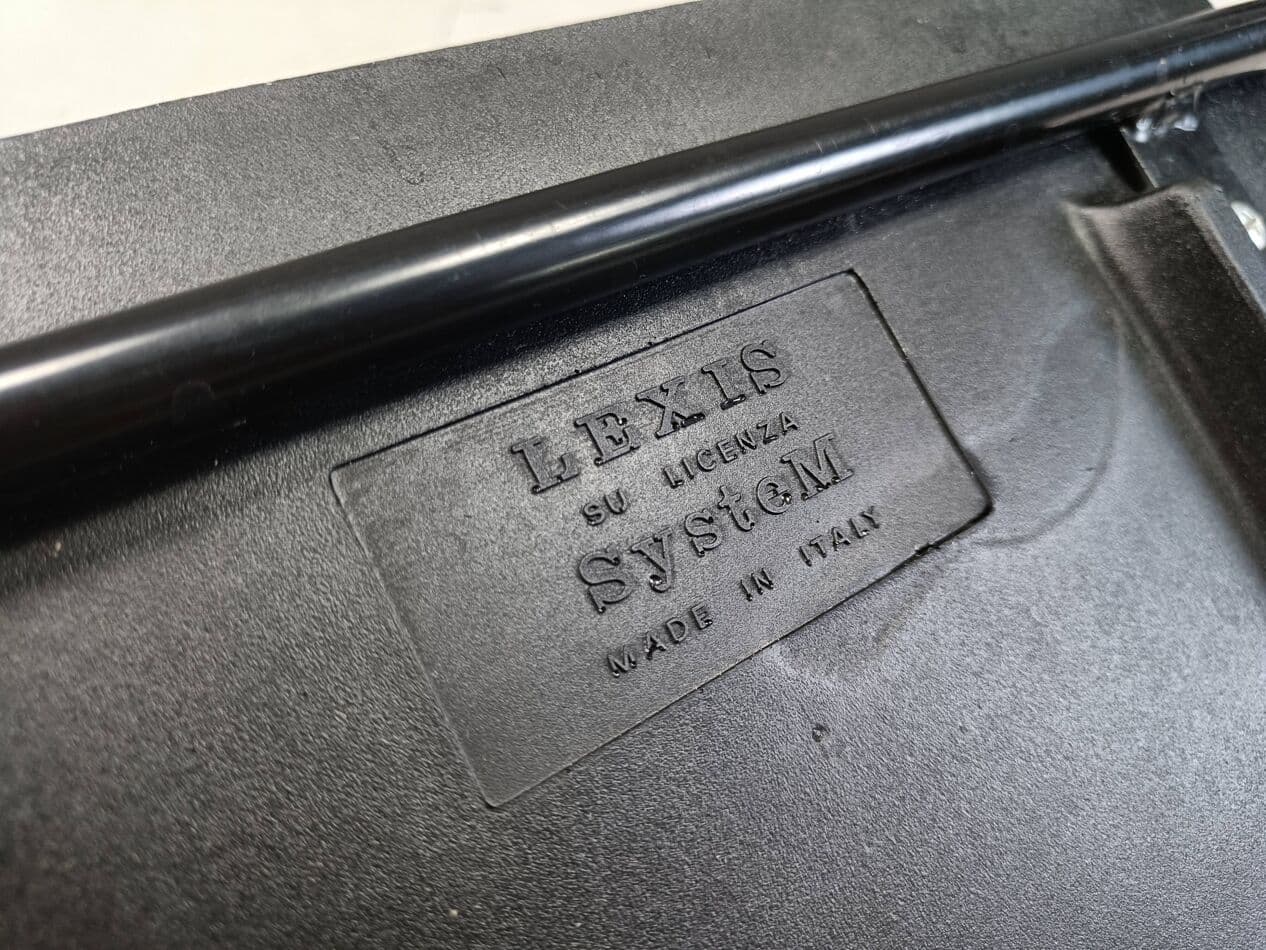 Zestaw sześciu krzeseł jadalnianych Lexis, czarne, Włochy, lata 90. - 271424