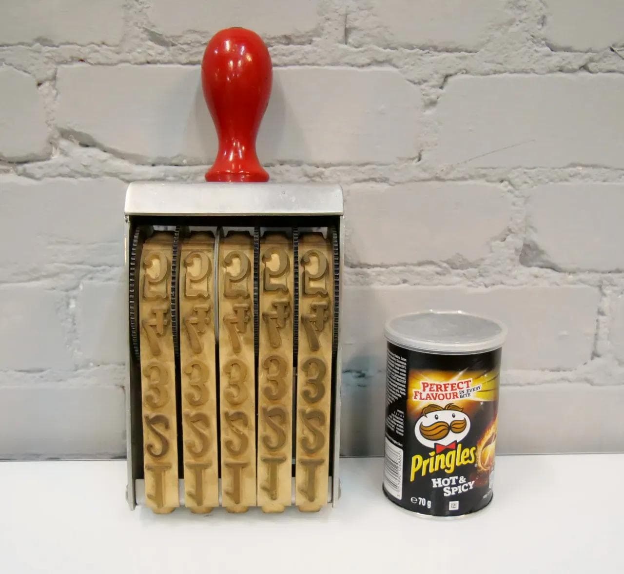 Numerator Gigant, metal srebrny, Francja, lata 60. - 19321