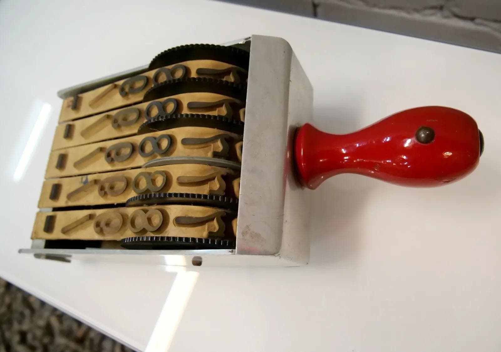 Numerator Gigant, metal srebrny, Francja, lata 60. - 19320