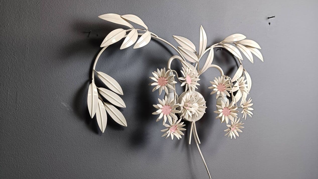 Kinkiet floral, metal biały, proj. H. Kögl, Włochy, lata 70. - 271347