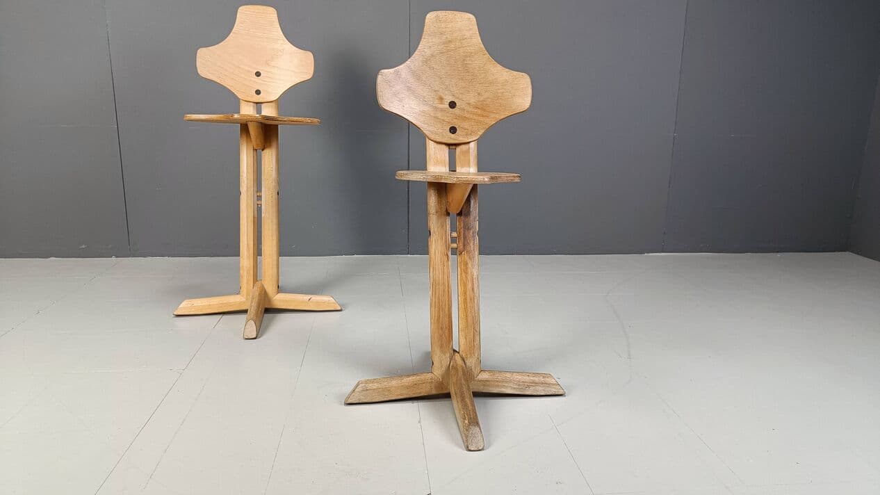 Pair of ergonomic chairs, beige plywood, Norway, 1970s. - 271216