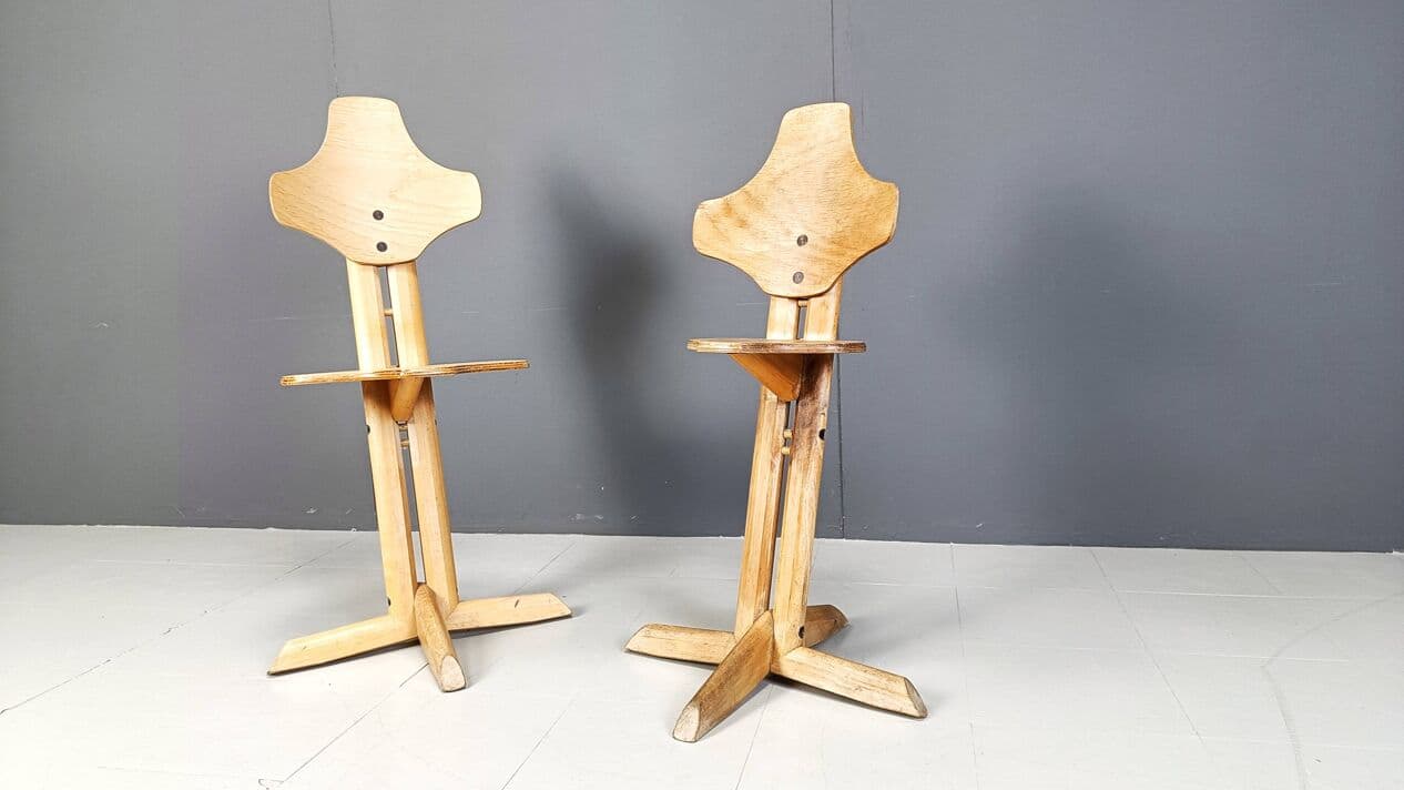 Pair of ergonomic chairs, beige plywood, Norway, 1970s. - 271209