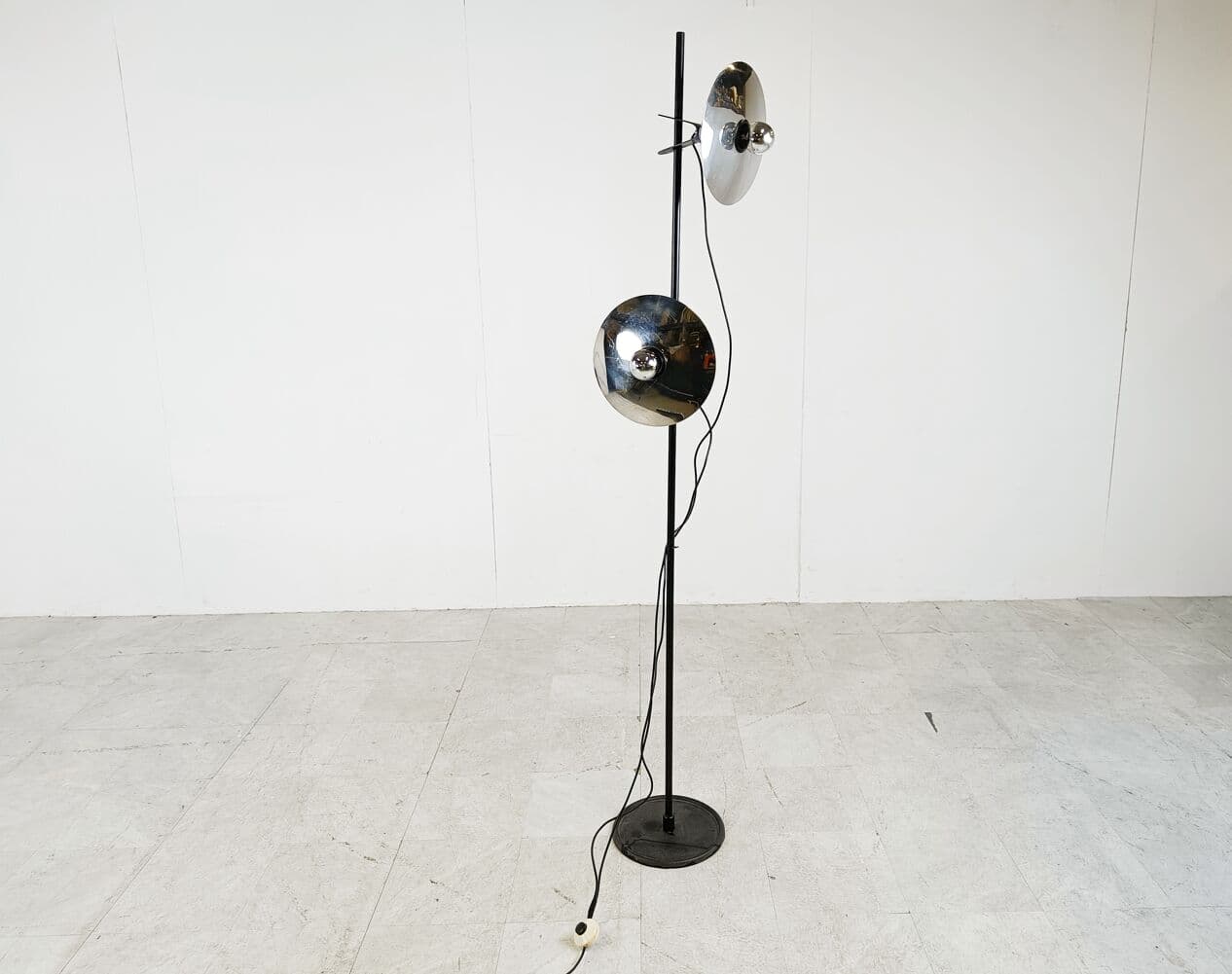 Lampa podłogowa Space Age, metal srebrny, Włochy, lata 70. - 270943