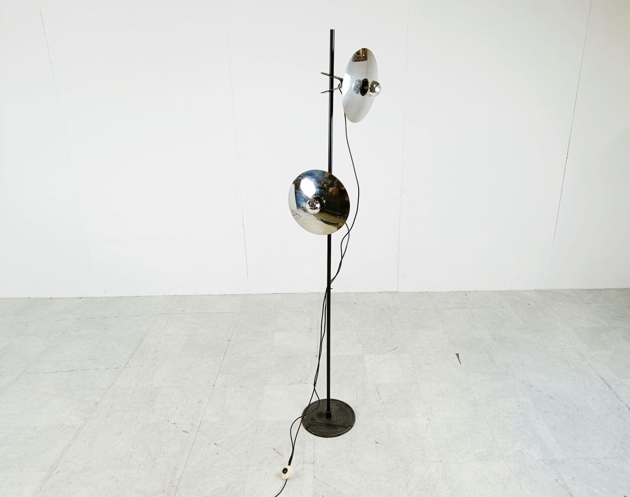 Lampa podłogowa Space Age, metal srebrny, Włochy, lata 70. - 270944