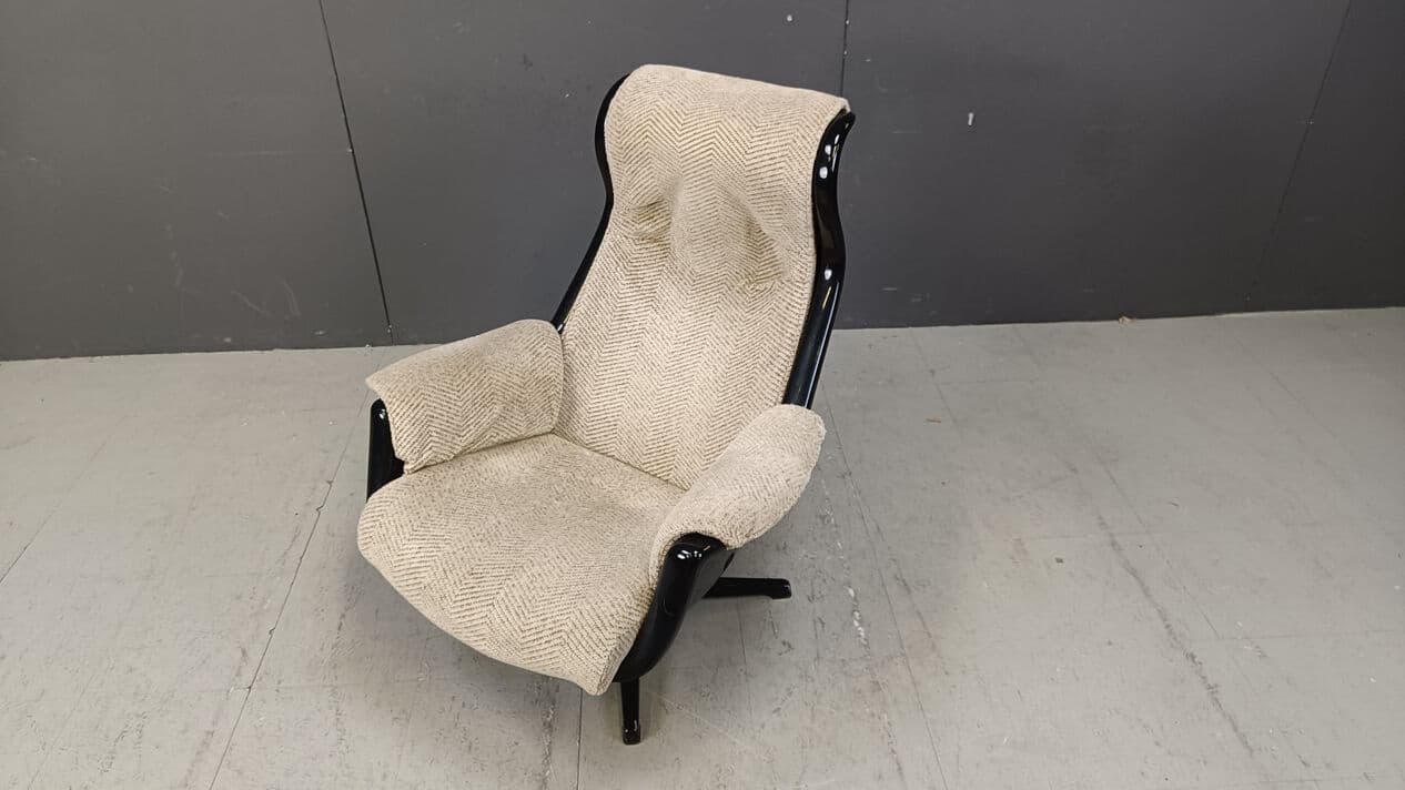 Fotel Space Age, beżowa tkanina, plastik czarny, proj. A. Svensson, Dux, Szwecja, lata 60. - 270308